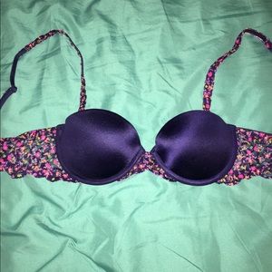 Victoria’s Secret bra 32a
